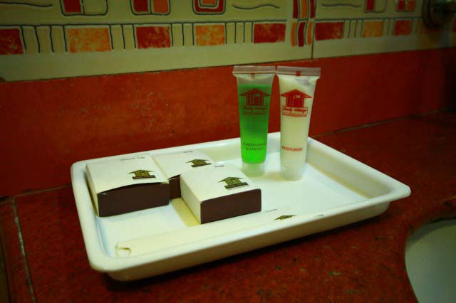 Services & Amenities